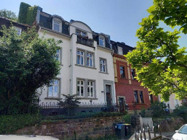 Stilvolles, gepflegtes Mehrfamilienhaus in ruhiger, bevorzugter Wohnlage von Alt Saarbrücken Sackgasse mit Terrasse, Balkon und Garten zur Südseite