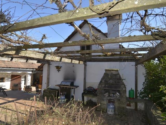 Stilvolles Refugium Echtholzböden, Sauna und Weinkeller inklusive!