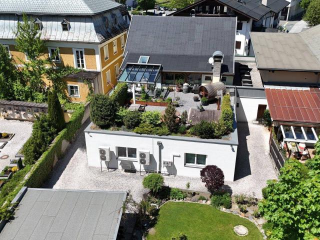 Stilvolles Wohn und Geschäftshaus in der Fußgängerzone mit Sauna und Panoramablick – Ihr neues Zuhause im Herzen von St. Johann in Tirol