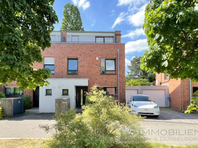 Stilvolles Wohnen Lichtdurchflutetes Einfamilienhaus mit Garten und moderner Ausstattung