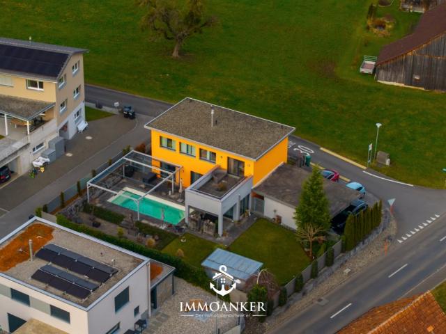 Stilvolles 5.5 Zimmer Einfamilienhaus mit Pool und Weitblick in Gams