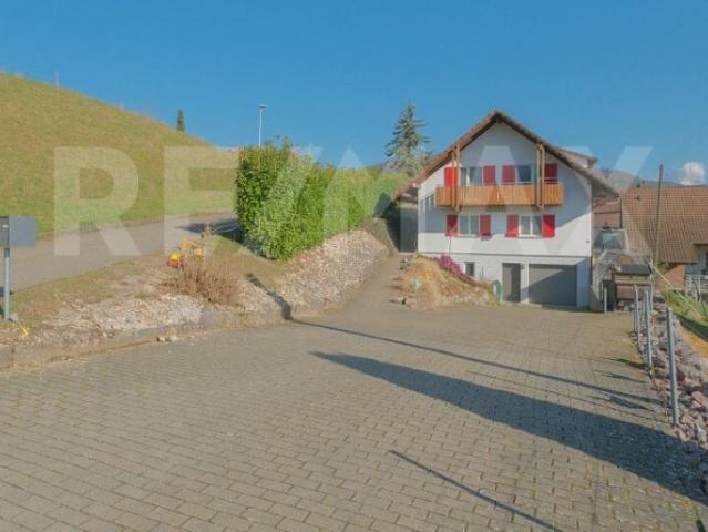 Stilvolles 5.5 Zimmer Einfamilienhaus: Sonnig & familienfreundlich