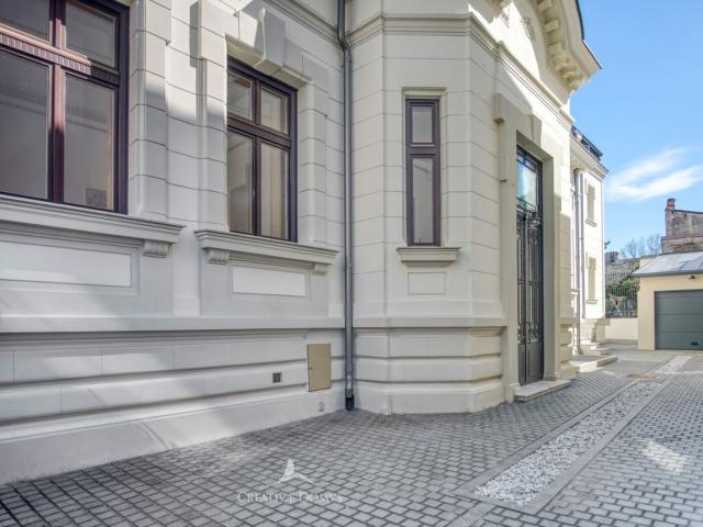 stirbei voda vila cu 16 camere, 570 mp utili, garaj si parcare