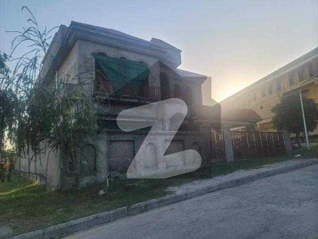 Structure In Kanal Phase 7 House No 56