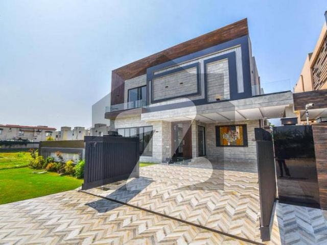 Straight Line One Kanal Gorgeous Bungalow Walking Distance From Big Market For Rent