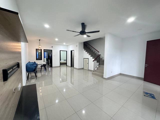 Strait View Home Permas Jaya Double Storey Partial renovation gng