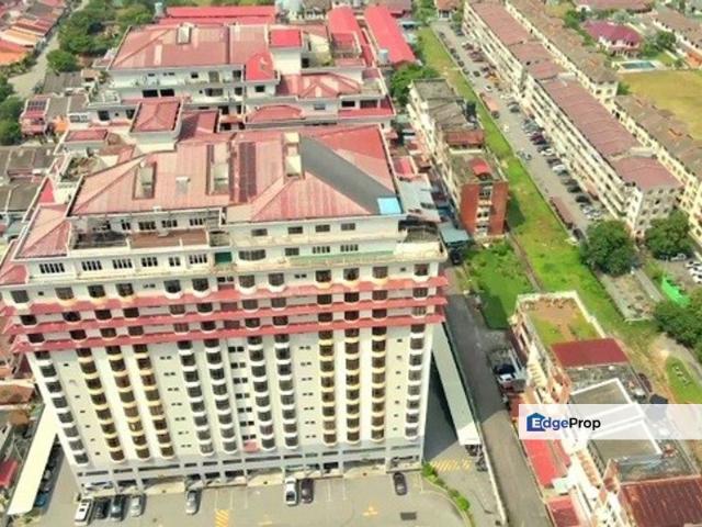 Straits Court Condominium Pasir Emas