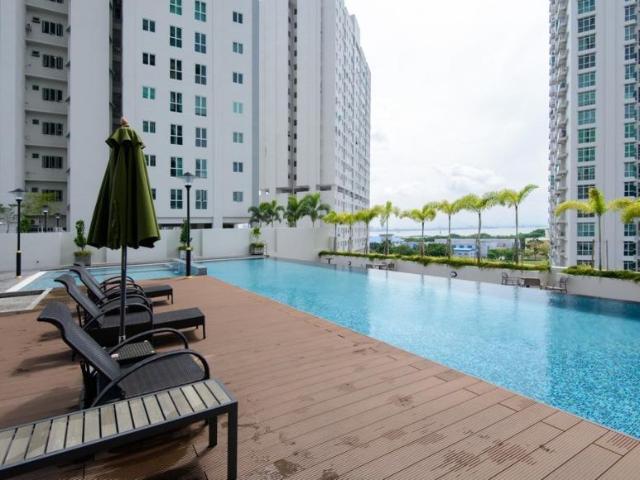 Straits Garden Condominium