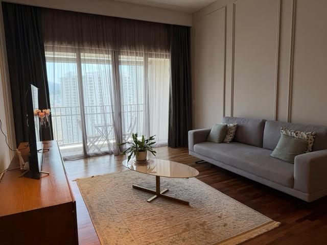 Straits Residence 2 Bed 3 Bath 2 Car Parks Fully Furnished