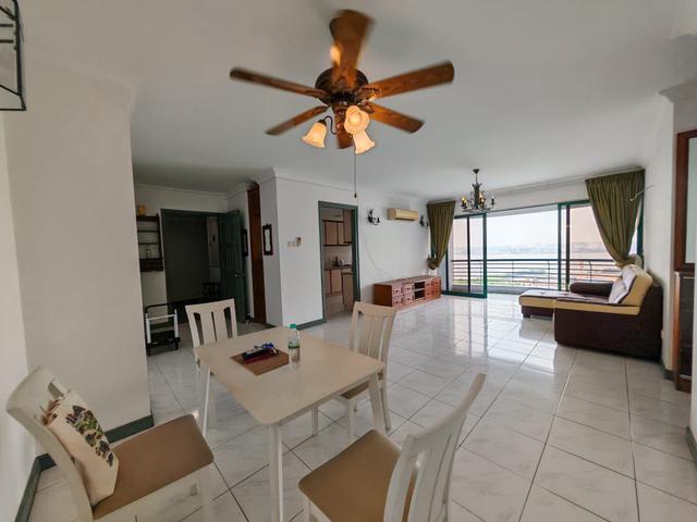Straits View Apartment Permas Jaya Mid Valley SG Sea Ciew