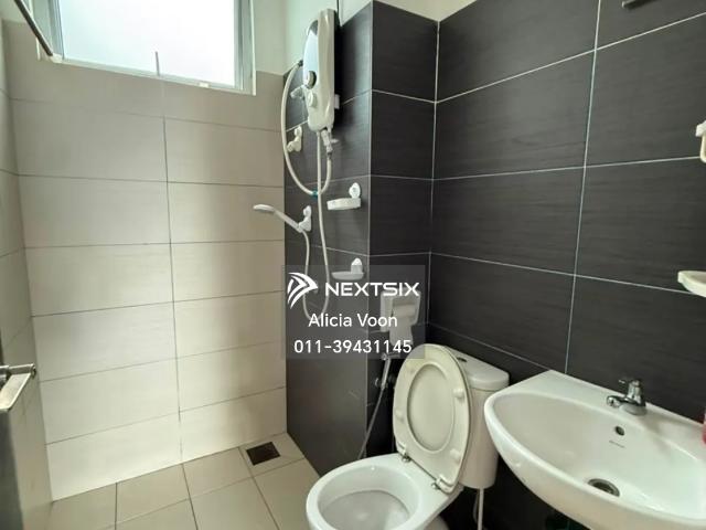 Straits View Medium Floor Good Condition Unit, View to Offer, Very well Maintained apartment @ Permas Jaya