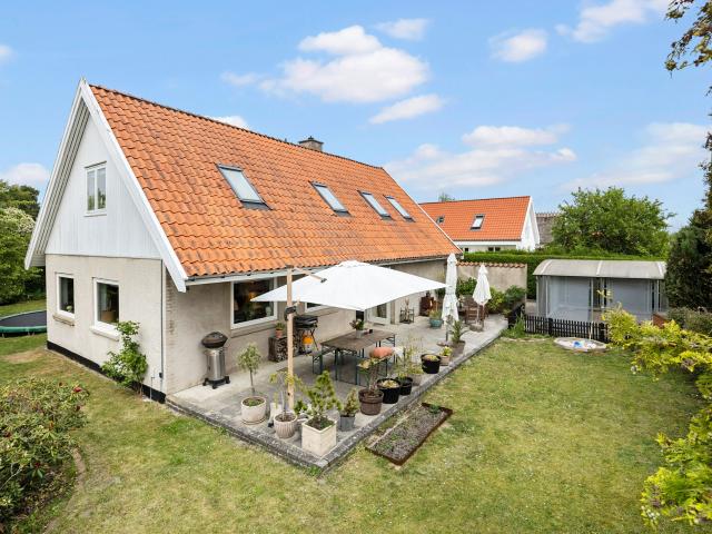 Strandbakken 16
