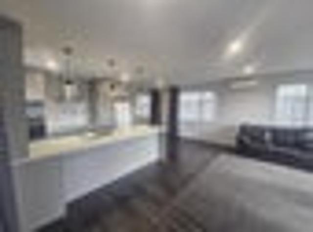 Strandon, 2 bedrooms, $575 pw