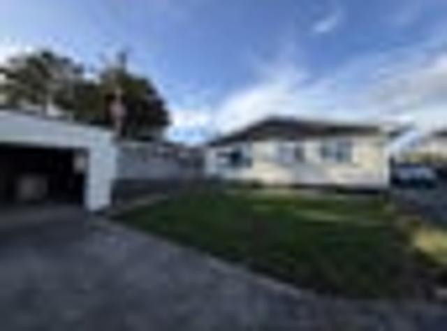 Strandon, 2 bedrooms, $580 pw