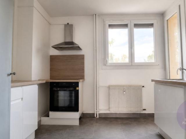 Strasbourg Meinau, 4 pièces 82,57 m² avec cave et loggias
