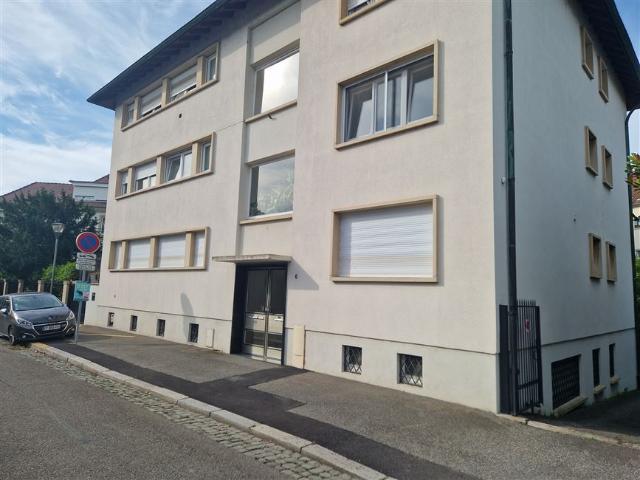 STRASBOURG ORANGERIE STUDIO MEUBLE 15m2