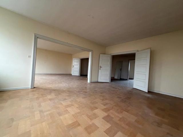 STRASBOURG CONTADES: 5 PIÈCES À RENOVER