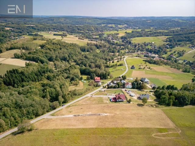Straszydle, 1 100 m2