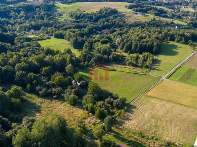 Straszydle, 1 400 m2