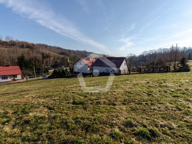 Straszydle, 1 800 m2