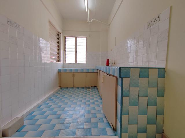 Strata on hand good condition Nuri Apartment Taman Bukit Idaman