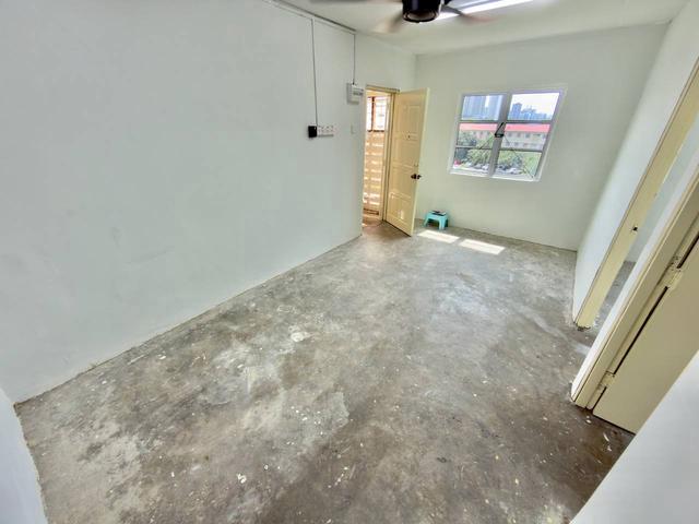 Strata Level 4 Corner Unit di Flat Taman Melati KL