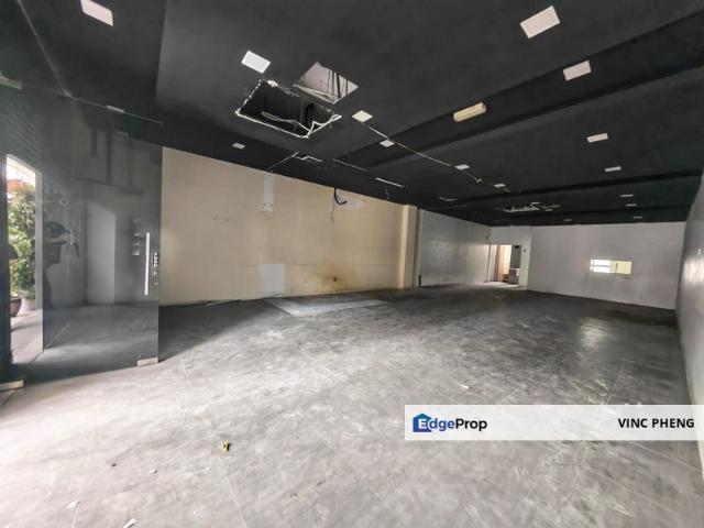 STRATEGIC GROUND FLOOR Shoplot With PRIVATE PARKING @ Kota Laksamana