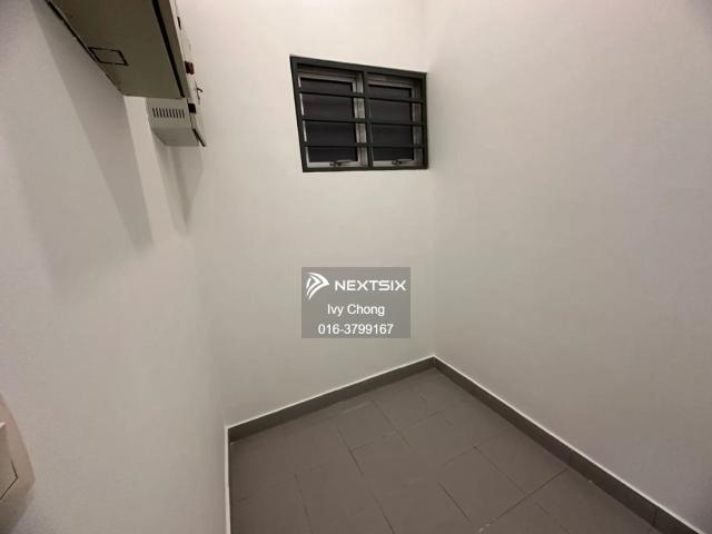 Strategic Location Available Now Ground Floor Of 2 Sty Shoplot Botanic Klang