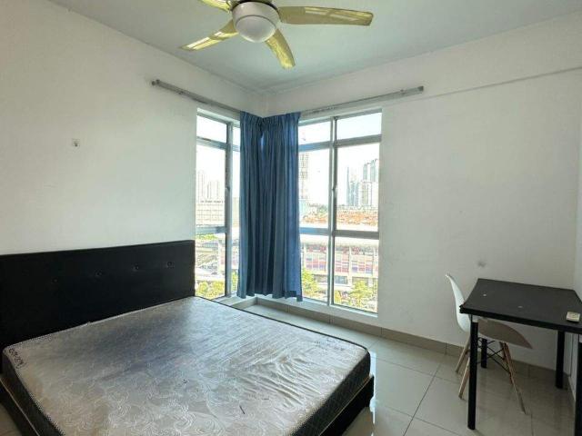 Strategic Location | Walking Distance to Shops