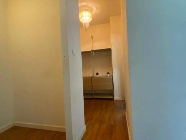Strategic Location | Walking Distance to Shops