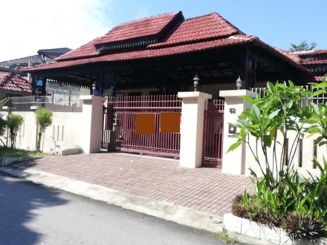 Strategic single storey bungalow near Lotus Rinching Semenyih for sale