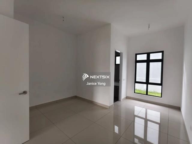 Strategic warehouse in Juru Industrial Area with 20,000 sqft built up, 40ft ceiling height, 2 ton/m² floor loading and excellent access to major highways and industrial hubs