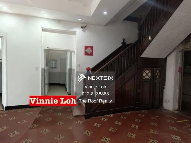 Strategically located in the fast growing Batu Kawan Industrial Hub, this spacious light industrial property features 33,360 sqft built up, 1,200Amp high power supply