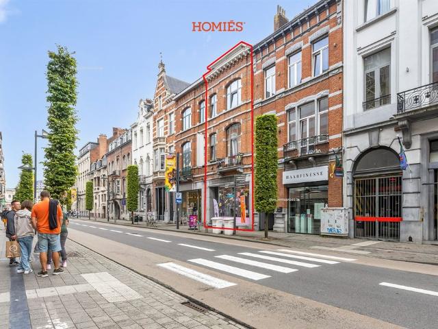 Strategisch gelegen gebouw met 11 entiteiten + handel