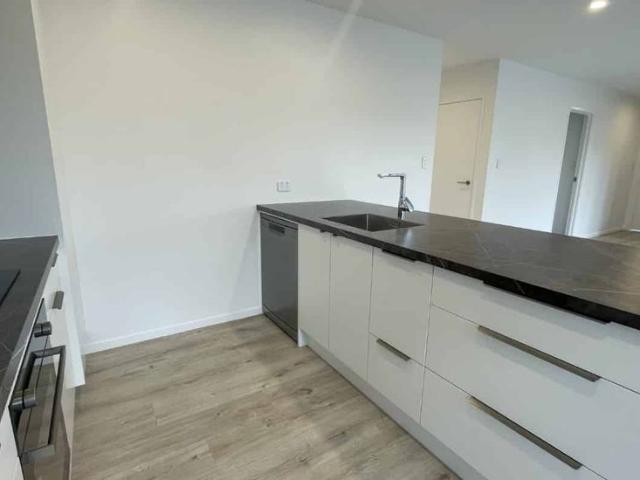 STRATFORD 4 BEDROOMS