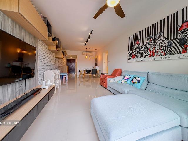 Stratford Court D16, Condominium
