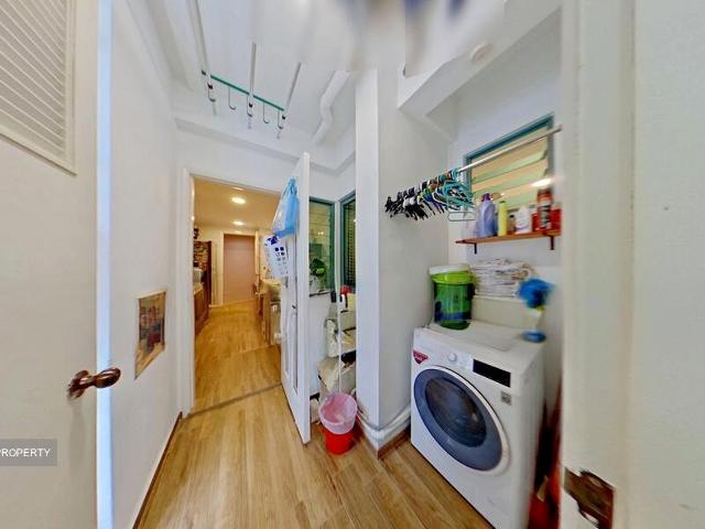 Stratford Court D16, Condominium