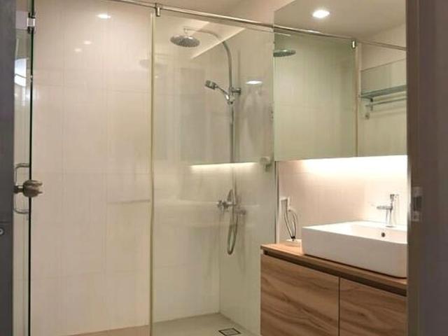 Stratford Court D16, Condominium