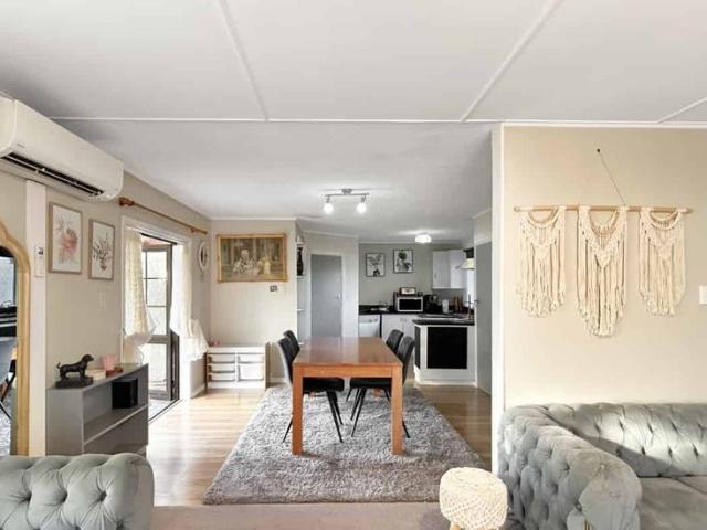 STRATHERN 3 BEDROOMS PET FRIENDLY
