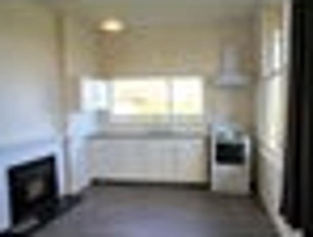 Strathern, 2 bedrooms, $375 pw