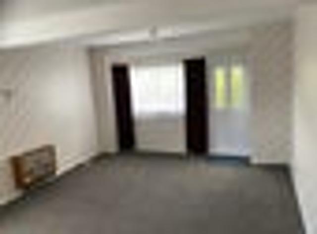 Strathmore Park, 1 bedroom, $450 pw