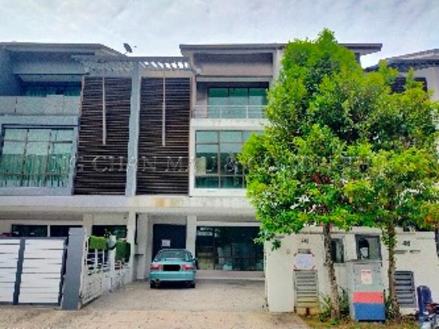 Stratified 3 Storey Terrace House, Intermediate