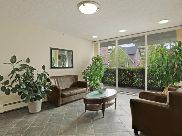 Stratton Oaks 2 Bedroom Apartment for Rent at 813 13 Ave Sw, Calgary, AB T2R 0L1 Beltline