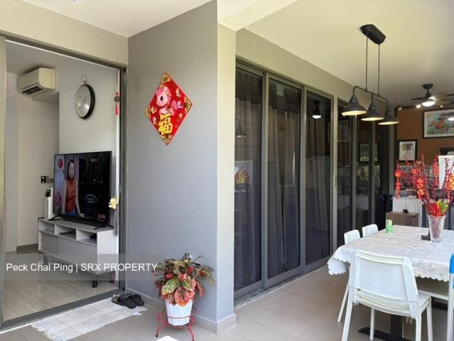 Stratum D18, Condominium