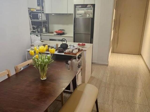 Stratum D18, Condominium