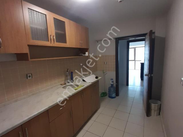 Strazburg Cad. Metro Yanı Kiralık Ofis