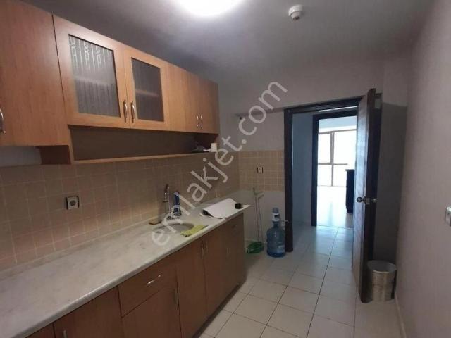 Strazburg Cad. Metro Yanı Kiralık Ofis