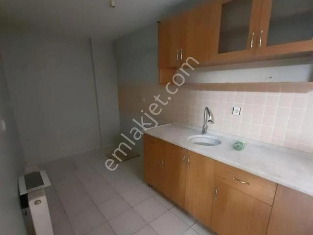Strazburg Cad. Metro Yanı Kiralık Ofis