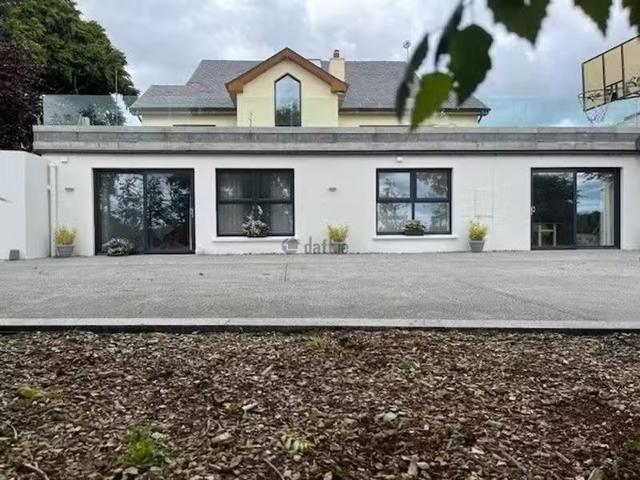 Streamsforth, Woodlawn, Ballinasloe, Co. Galway is for rent