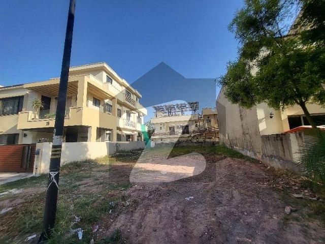 Street 21 Best solid land plot